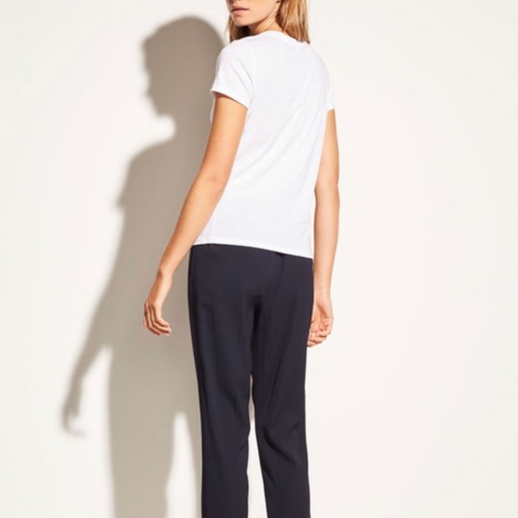 Vince Style# VR59283148
Slips on.
100% Pima cotton.
Machine wash. - Picture 2 of 6